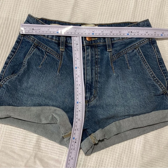 Universal Thread Blue Jean Shorts High-Waisted Cuffed | Size 8/29 - Picture 2 of 15